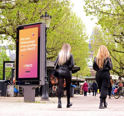 Jcdecaux Fruitz Dooh 01 430x400 1