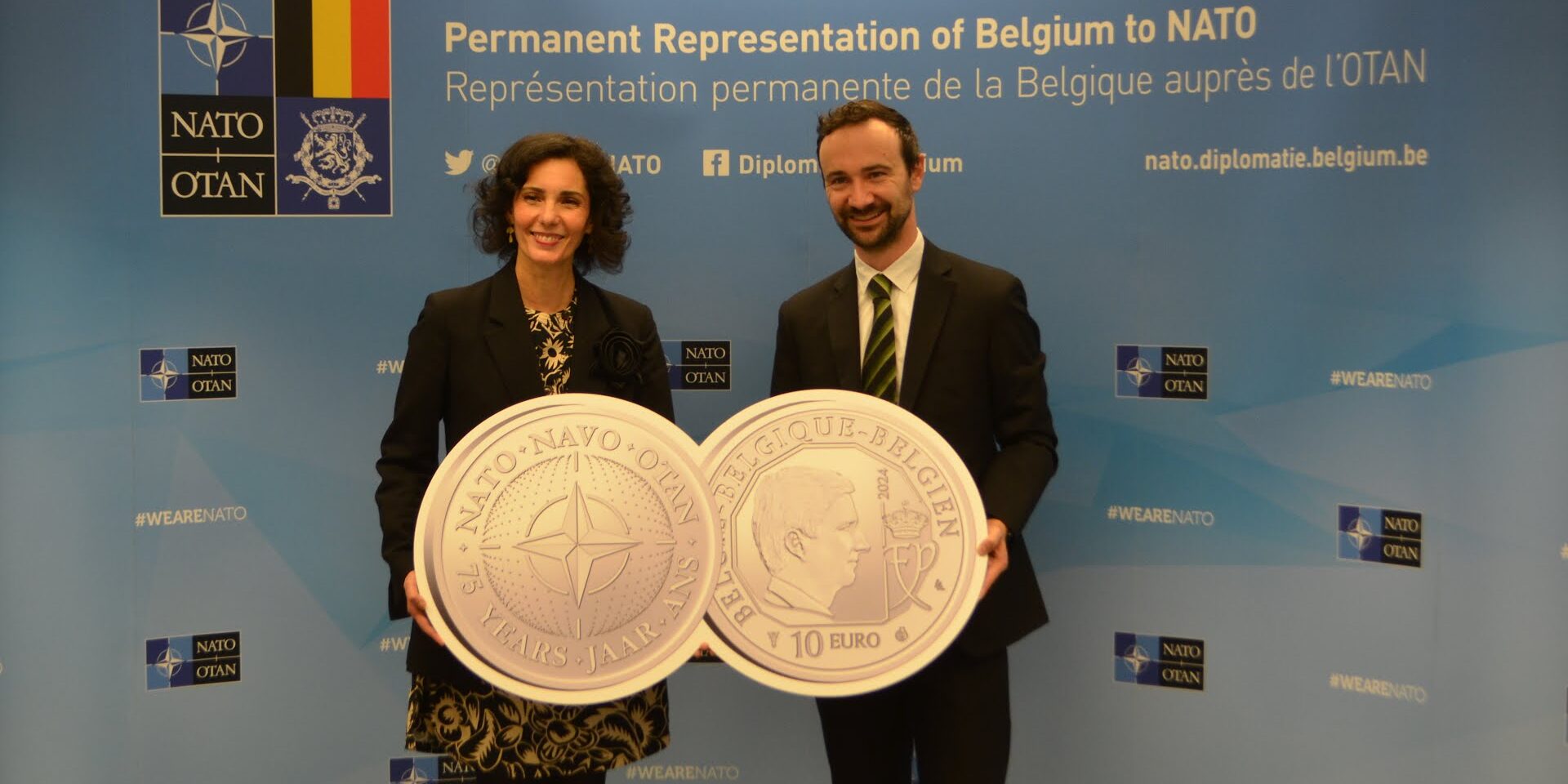 Minister Hadja Lahbib Ontvangt Belgische 10 Euro Herdenkingsmunt Voor 75 Jaar Navo