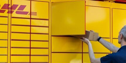 Dhl Pakketautomaten Bieden Plaats Aan Ruim 100.000 Pakketten Close Up 430x400 1