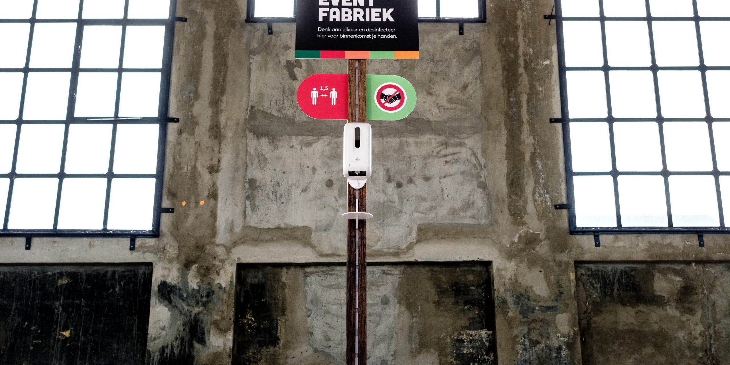Inhaker