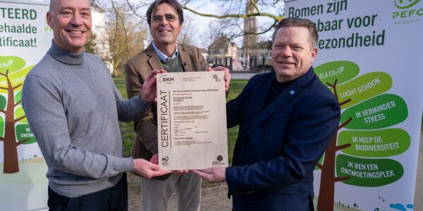 Zwolle Ontvangt Eerste Wereldwijde Certificaat Voor Bomen Buiten Het Bos